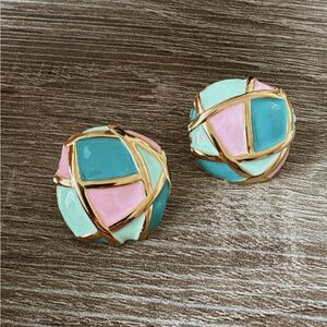Vintage style stud earrings A597